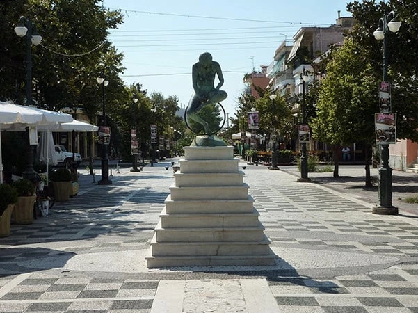 Φρίκη στην Αμαλιάδα: Ηλικιωμένος συνουσιαζόταν με σκύλο… σε κοινή θέα